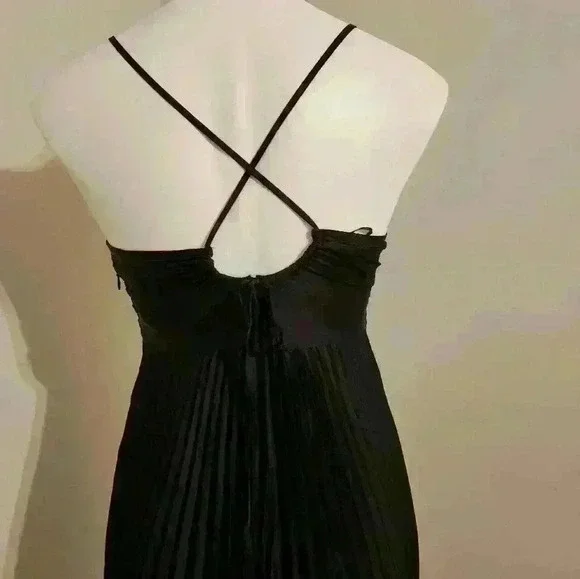 Banana republic black pleated dress - Picture 4 of 4